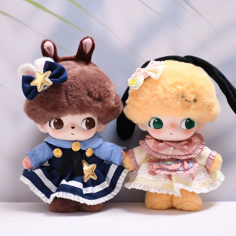 The Clothes Pendulum Accessories include the delightful, 15cm long, Dimoo world doll which features an exquisite 17cm plush dress. The Tilap Rabbit Officer Dress Set, also pliable, is designed to complete the look of the doll, Labubu