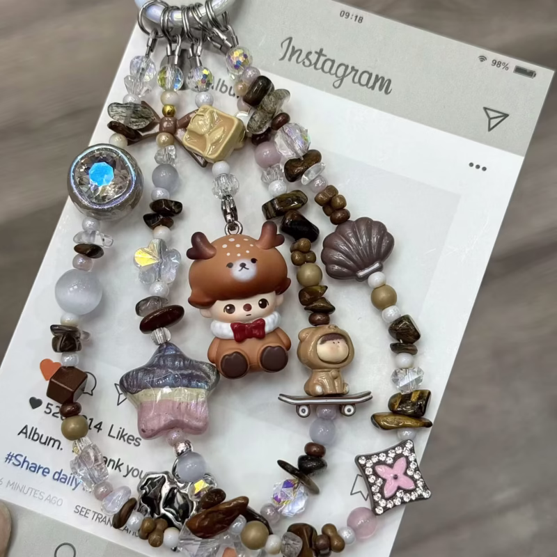 Combining the dreamy yet fashionable nature of crystals and the hand made charm of polymer clay, the DIY Natural Crystal Phone Pendant from the POP BEAN Dimoo